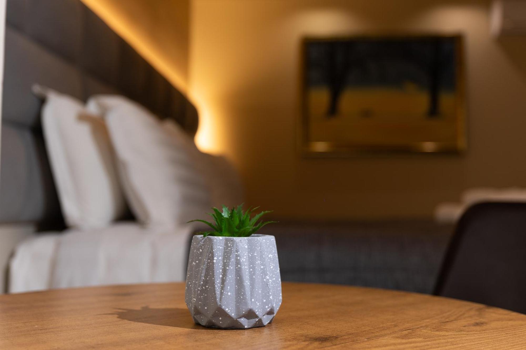 4R Colombo Hotel Tirana Kültér fotó