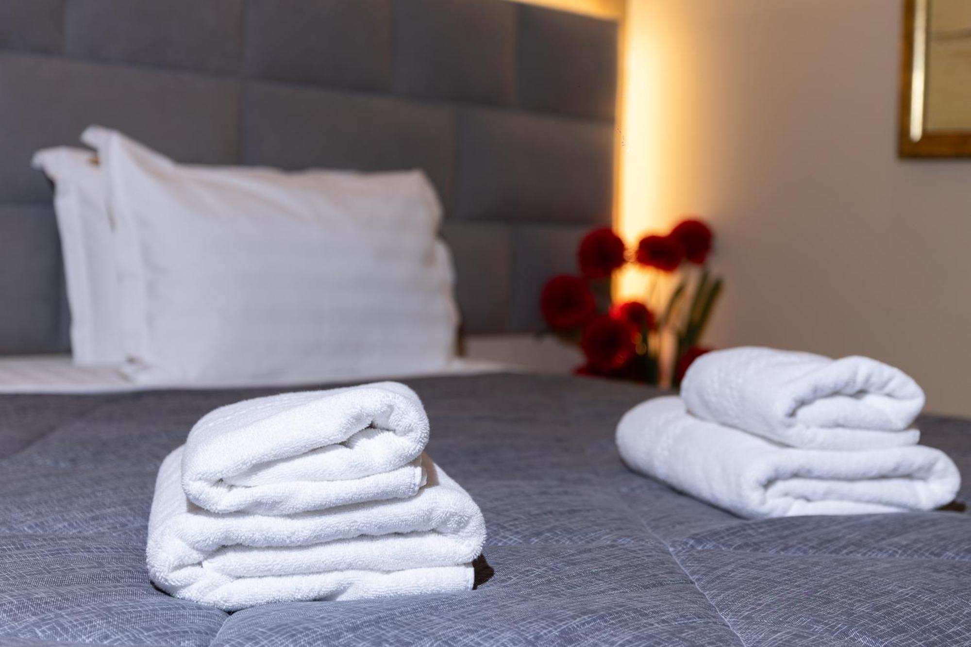 4R Colombo Hotel Tirana Kültér fotó