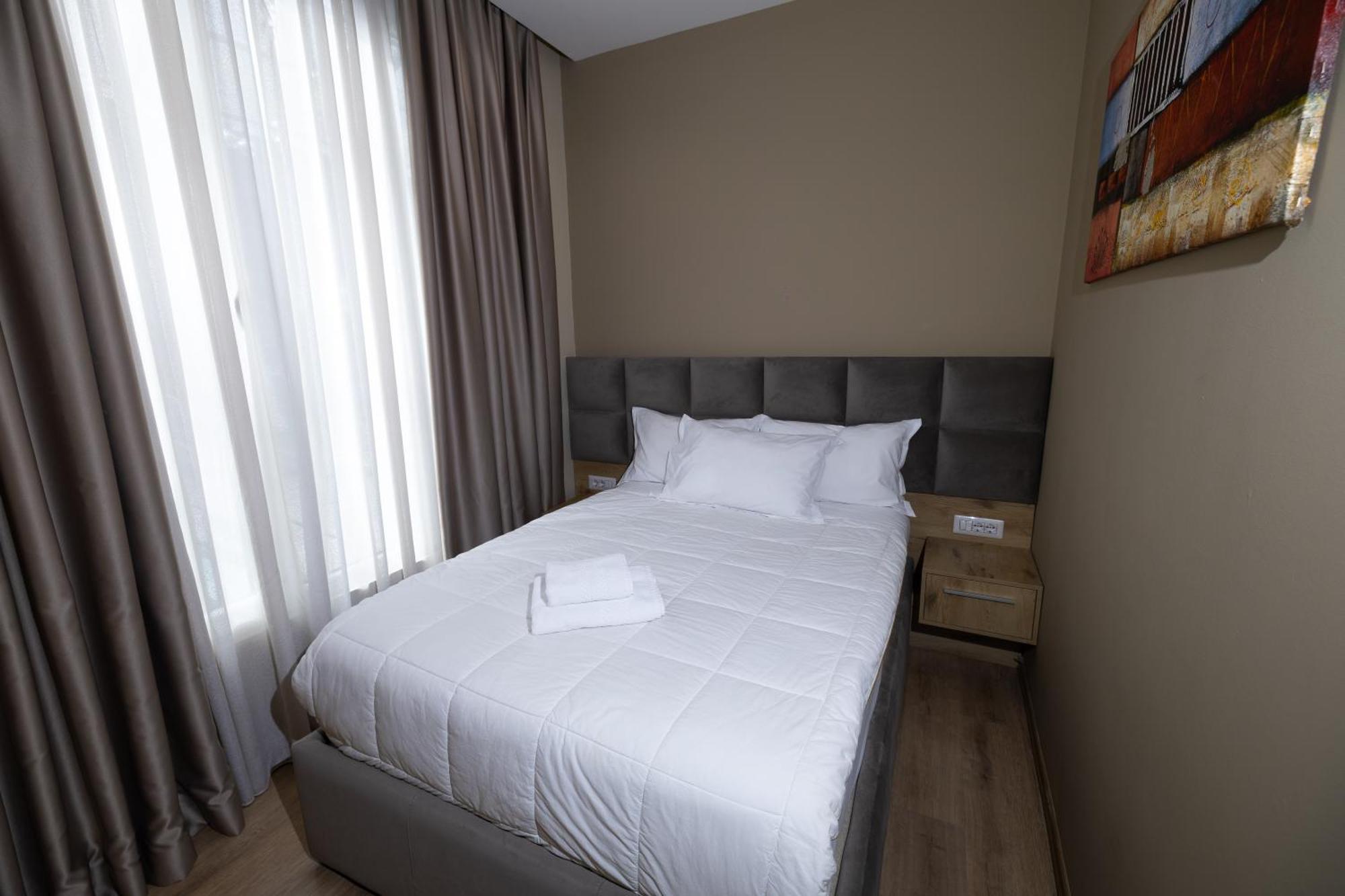 4R Colombo Hotel Tirana Kültér fotó