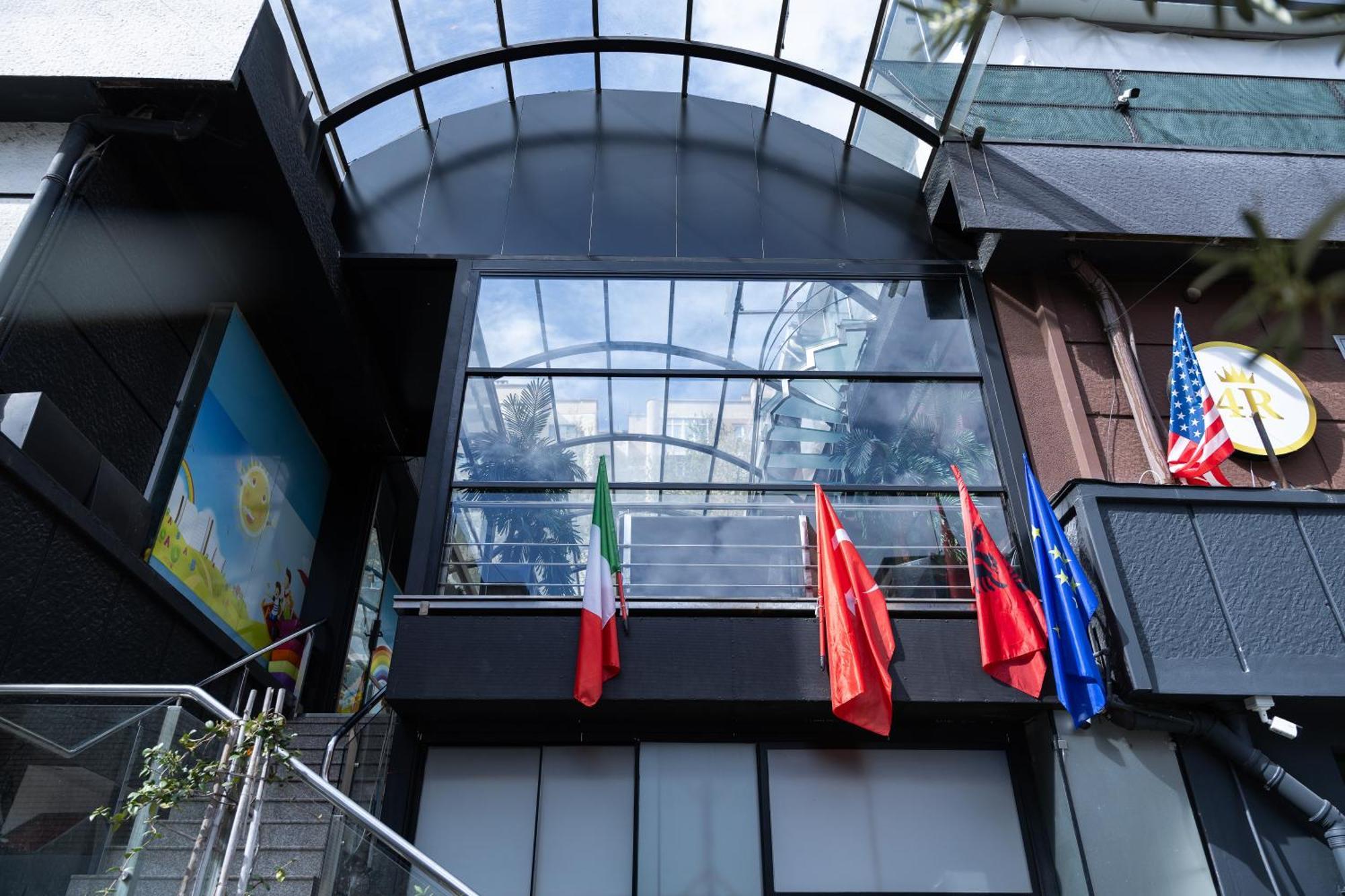 4R Colombo Hotel Tirana Kültér fotó