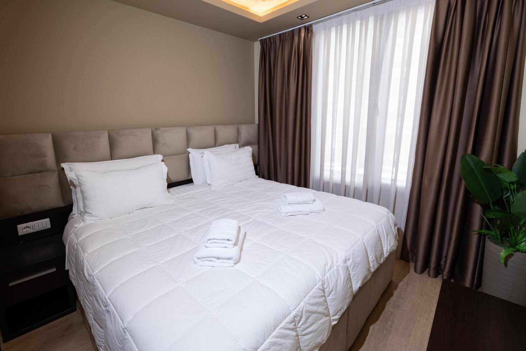 4R Colombo Hotel Tirana Kültér fotó
