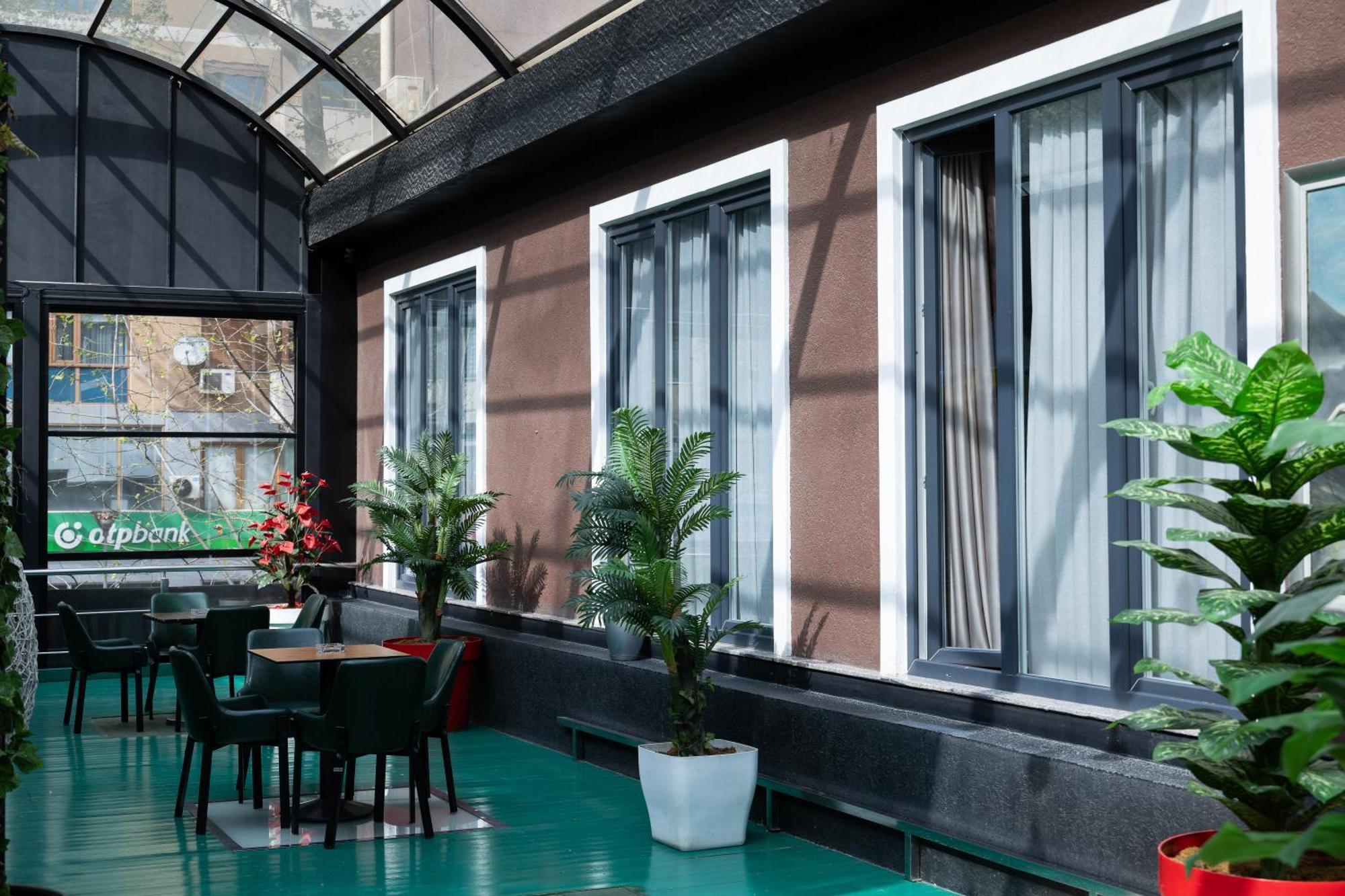 4R Colombo Hotel Tirana Kültér fotó