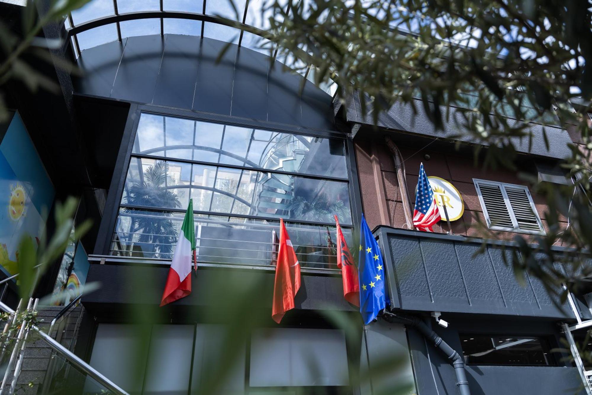 4R Colombo Hotel Tirana Kültér fotó