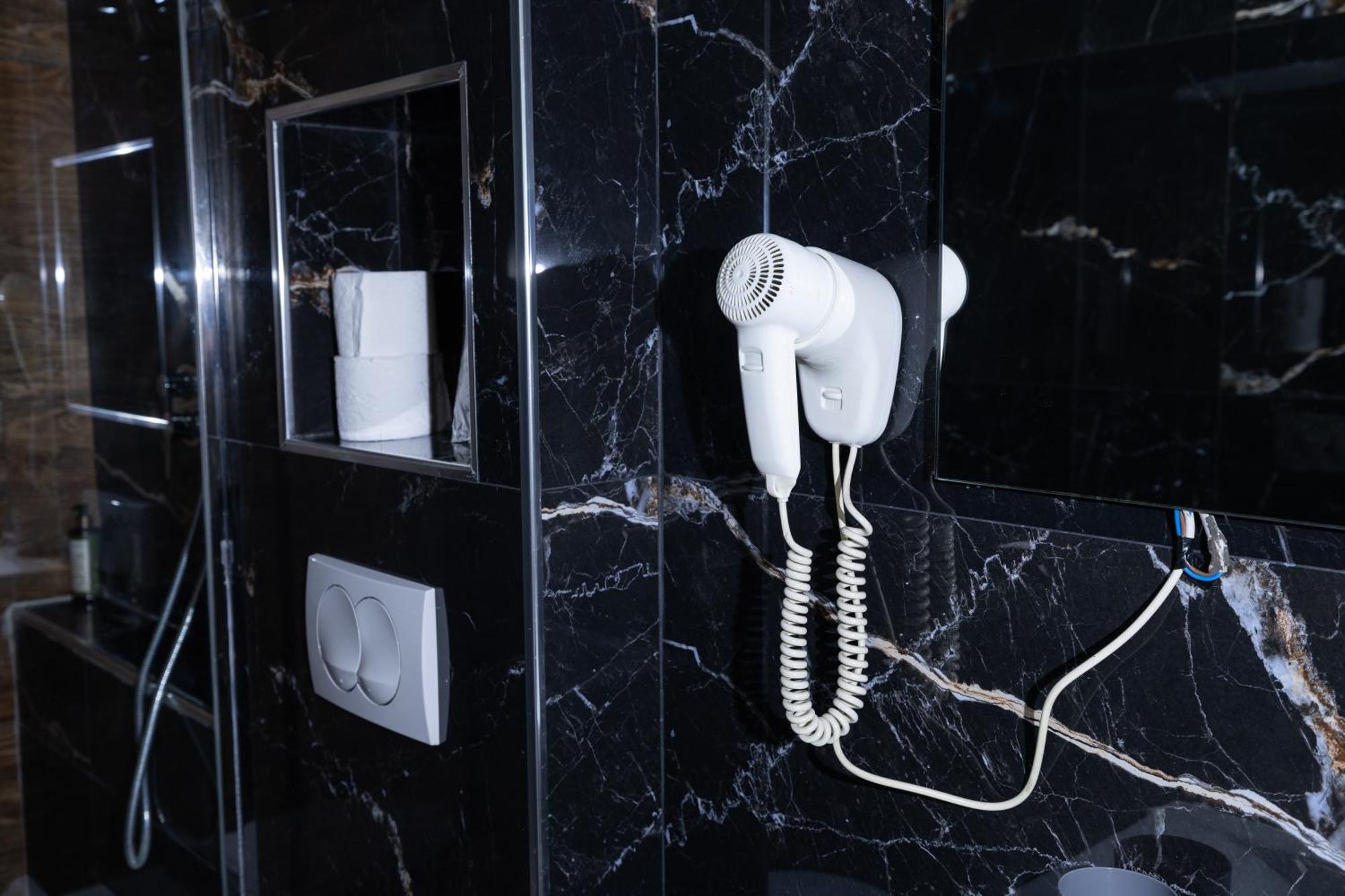 4R Colombo Hotel Tirana Kültér fotó