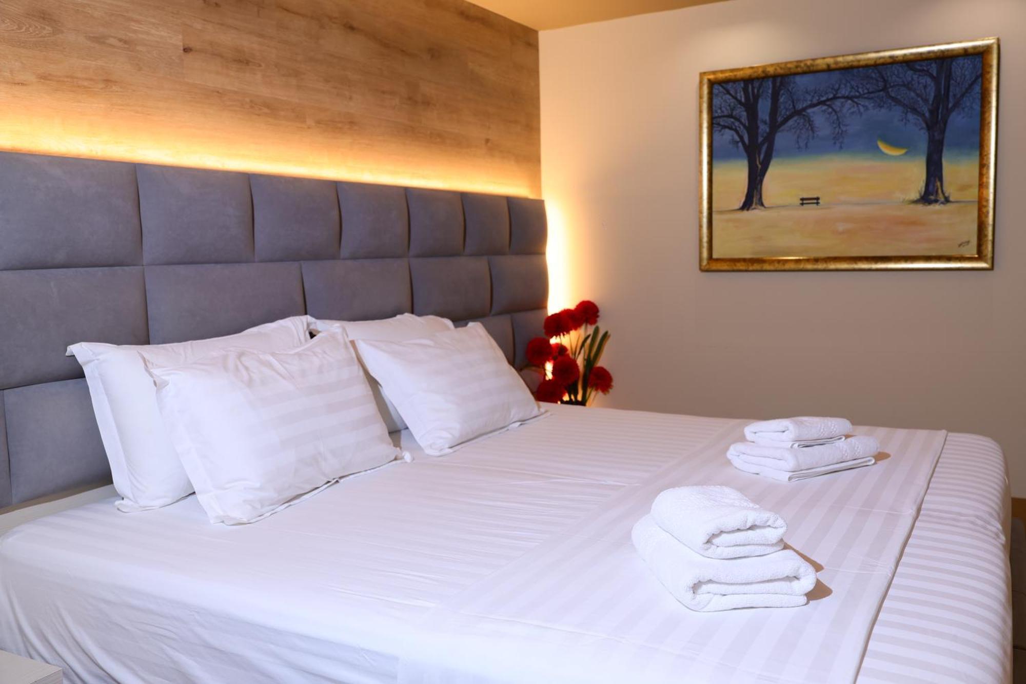 4R Colombo Hotel Tirana Kültér fotó