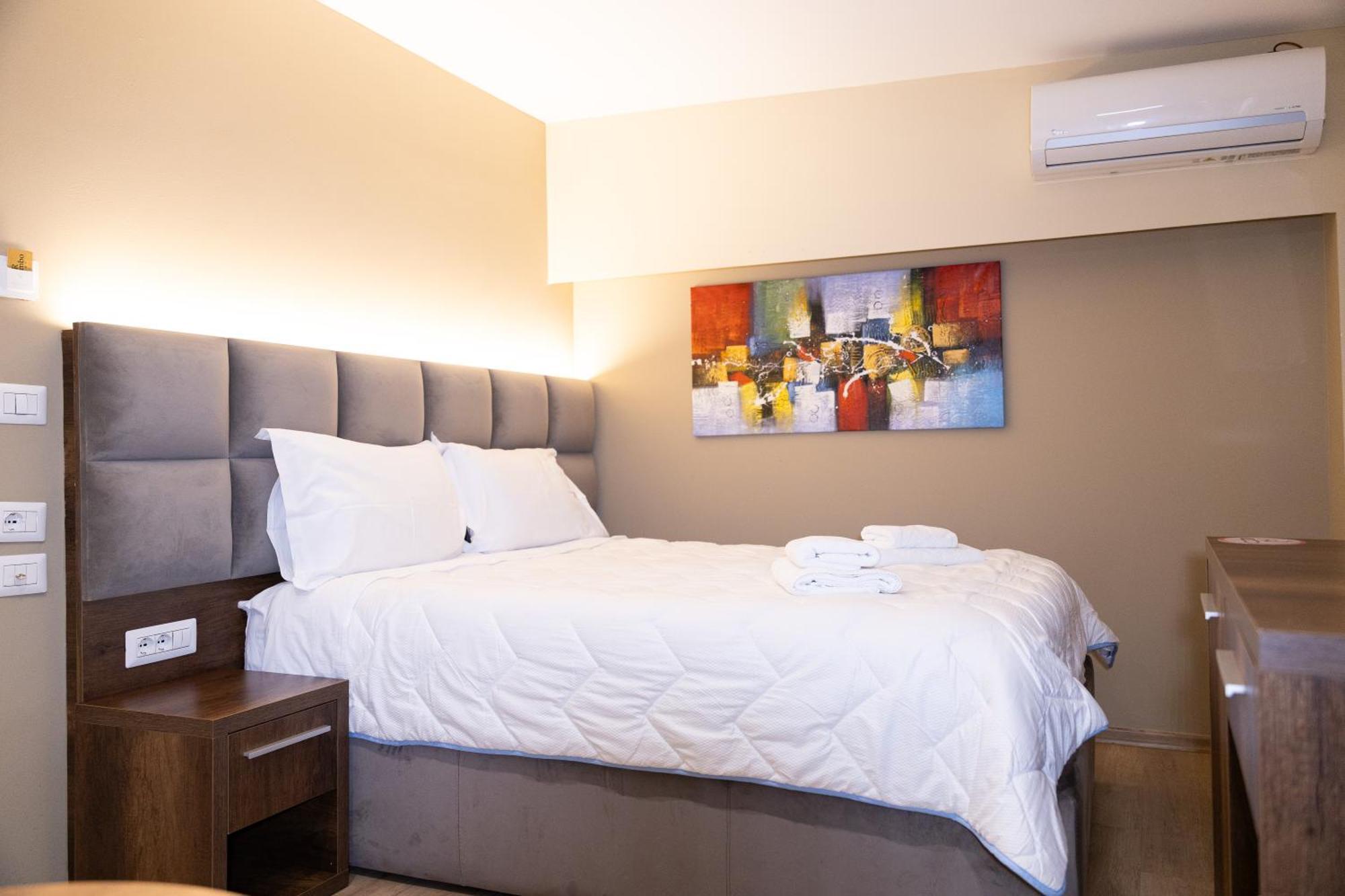 4R Colombo Hotel Tirana Kültér fotó
