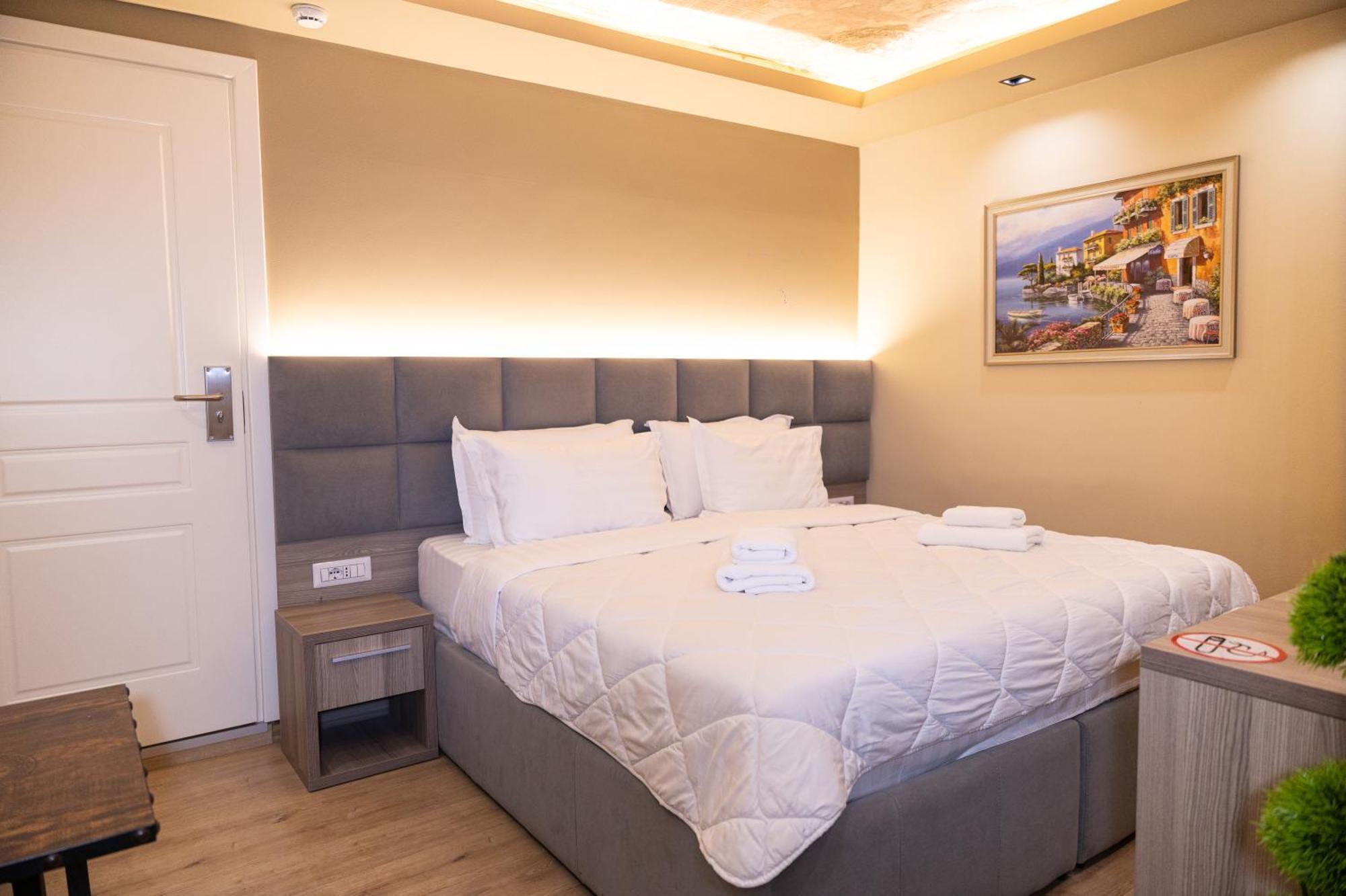 4R Colombo Hotel Tirana Kültér fotó