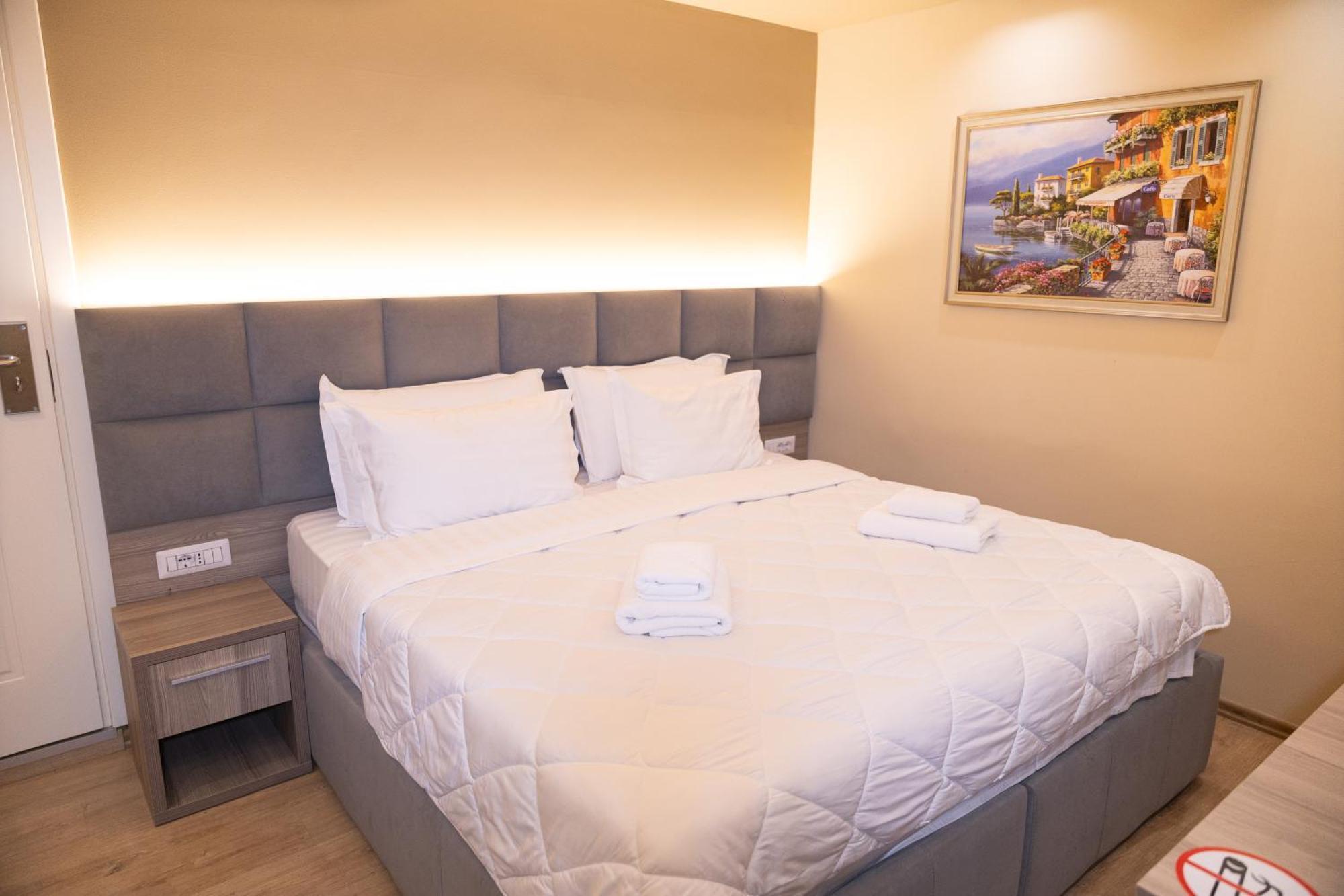 4R Colombo Hotel Tirana Kültér fotó